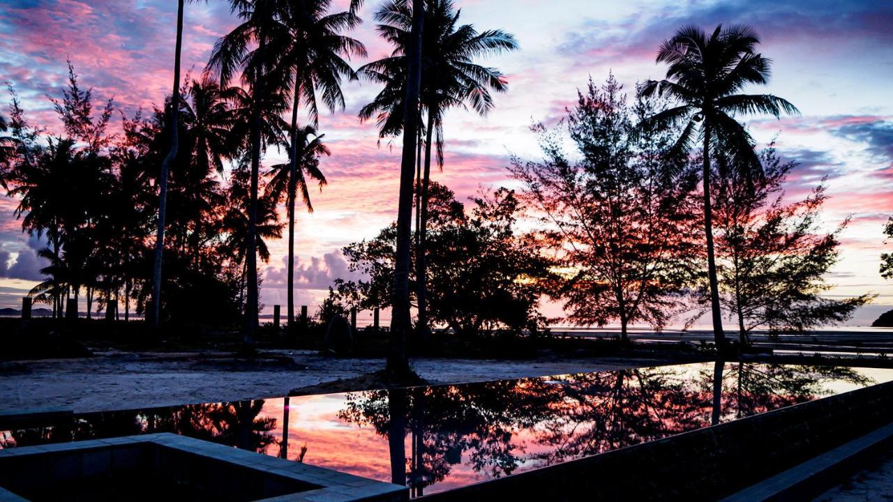 Roka Resort Berakit Exterior photo