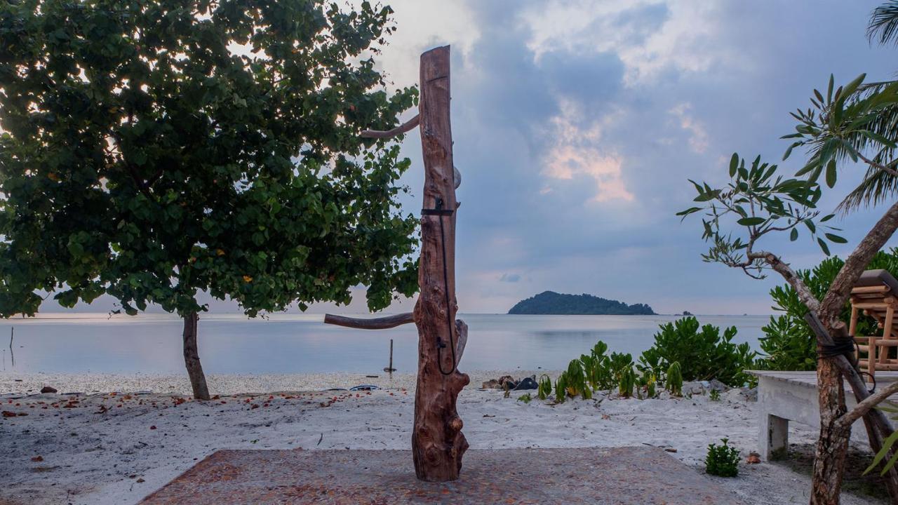 Roka Resort Berakit Exterior photo